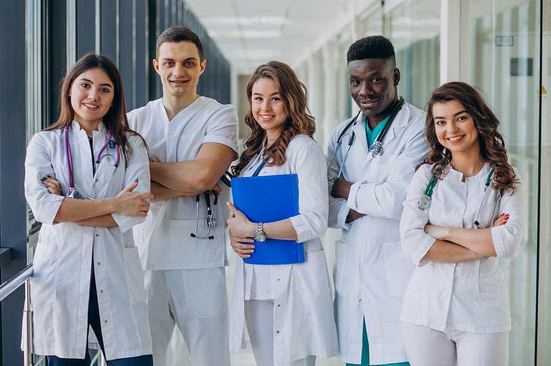 grupo de medicos